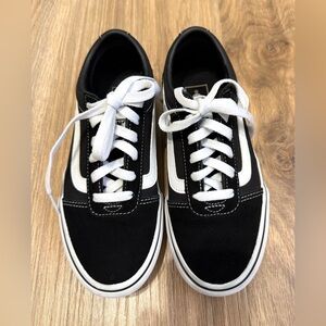 Vans Old Skool Black White Size 6 Women EUC